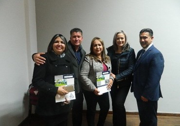 Entrega de Constancias de Curso de Titulación Mejora Escolar.