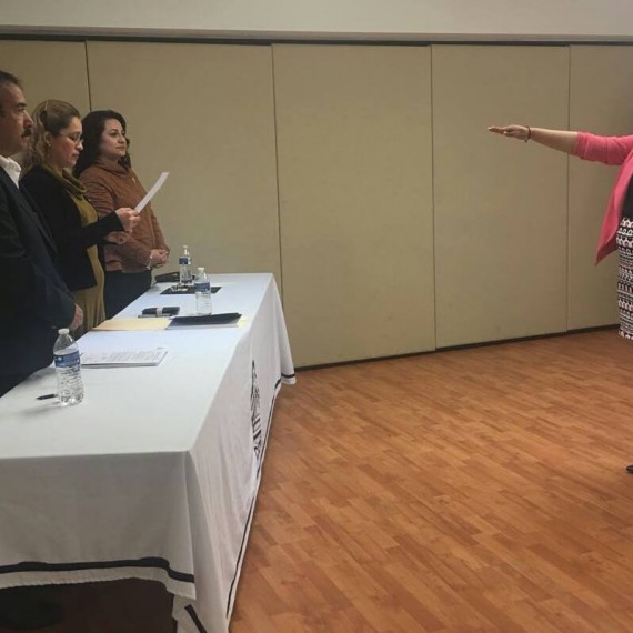 Esta mañana María del Socorro González Martínez, presentó su examen para obtener el grado de Maestra en Desarrollo Educativo. El título de su trabajo fue: «El significado del proceso de evaluación del aprendizaje en la escuela primaria».