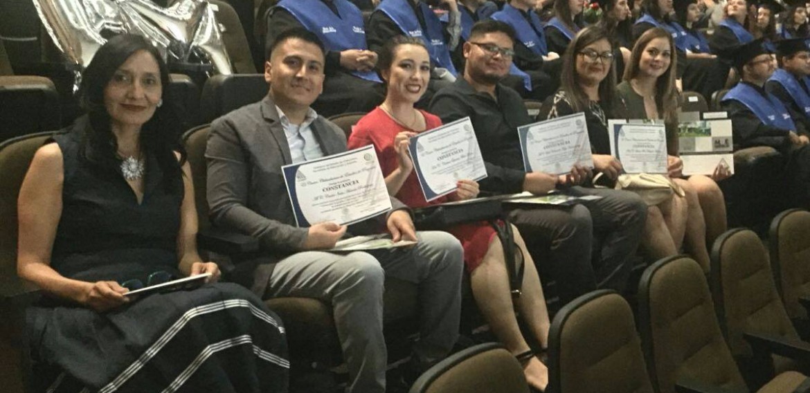 Entrega de constancias de asistencia a Curso Presencial de Titulación: Autonomía de Gestión y Liderazgo: Claves para la transformación escolar. ¡Felicidades, sin duda un un esfuerzo recompensado!