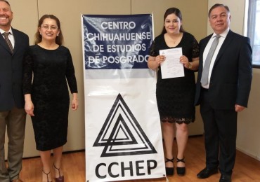 ¡Alejandra recibe el reconocimiento de la comunidad del Cchep por este gran logro!