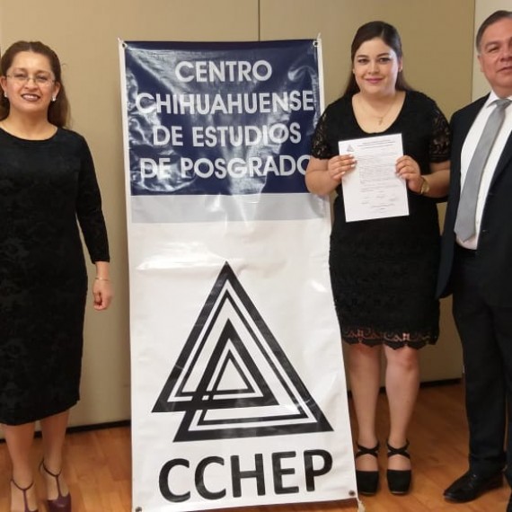 ¡Alejandra recibe el reconocimiento de la comunidad del Cchep por este gran logro!