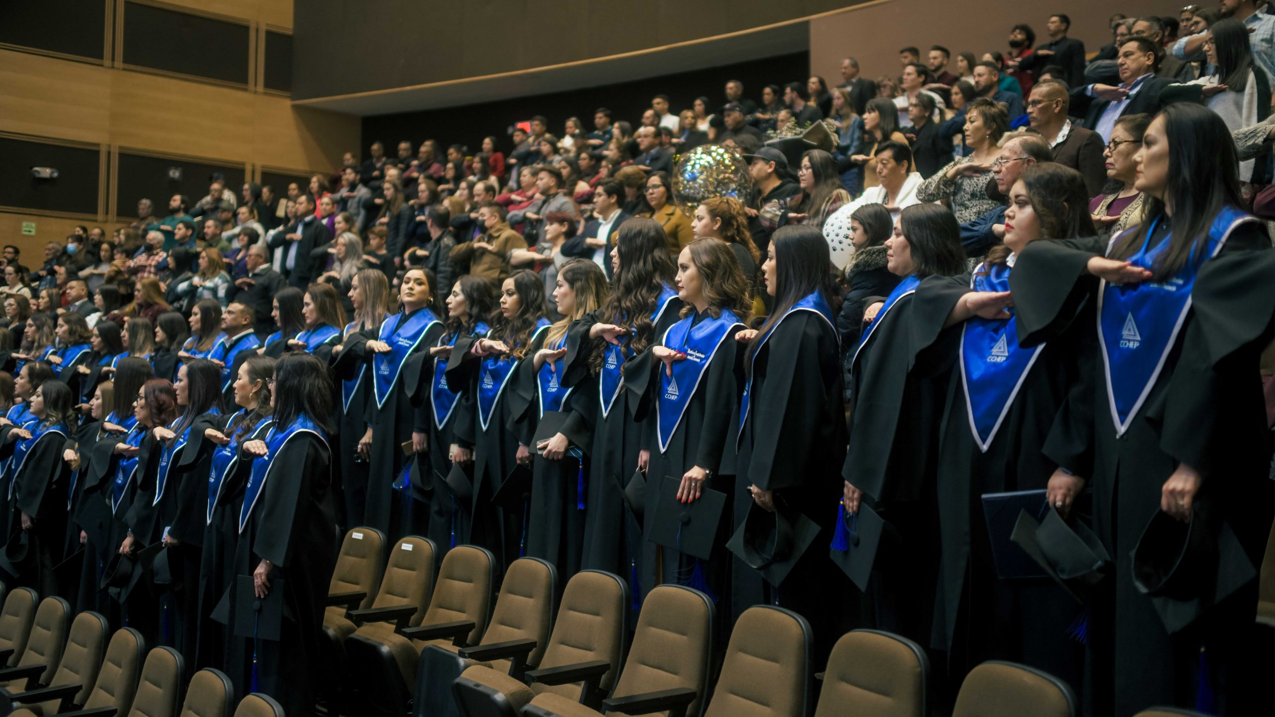 Se gradúan 46 estudiantes de maestrías en Centro Chihuahuense de Posgrado