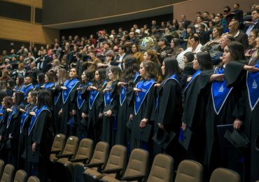 Se gradúan 46 estudiantes de maestrías en Centro Chihuahuense de Posgrado